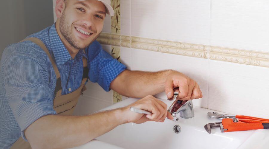 Expert burst pipe repair services in Tuscola, IL